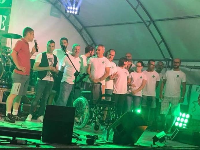 Salvatore Ranieri dona una carrozzina alla Croce Verde di Gravellona