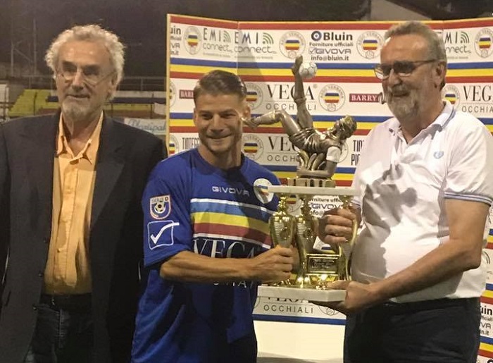 Calcio: al "Gori" festeggia il Verbania. Foto 