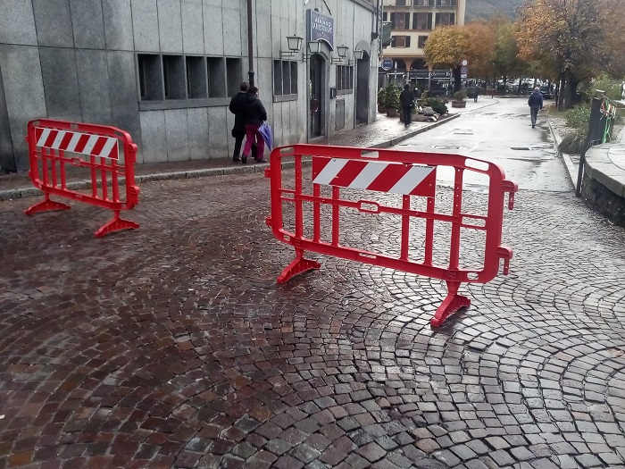 Modificata la viabilità nel centro di Omegna per il maltempo
