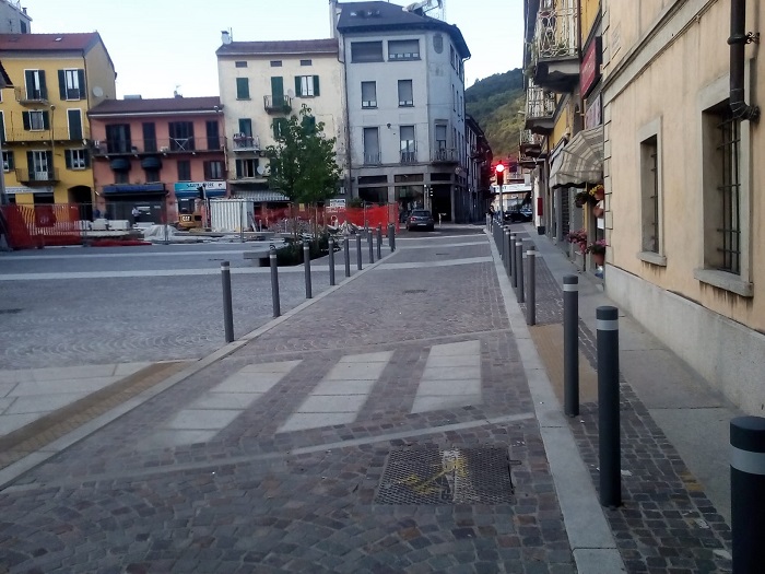 Riaperta via Cavallotti ad Omegna e la Piazza Beltrami prende forma