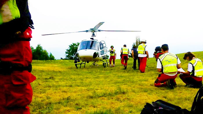 Terremoto, cinofilo del Soccorso ossolano elitrasportato sulla zona del sisma