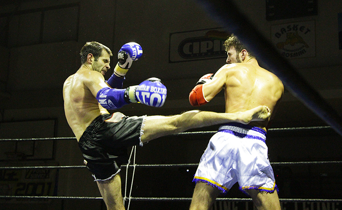 Galà di combattimenti, vince Simona Cottini, costretto all'abbandono Davide Varese