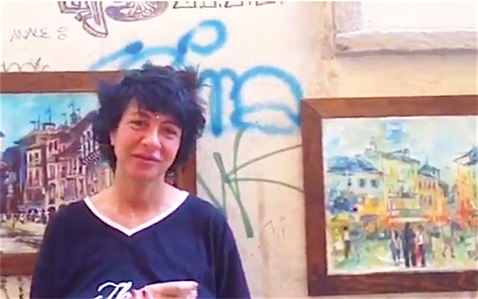 Vicolo Cuccioni trasformato in una galleria a cielo aperto permanente dalla pittrice Graffio. Videointervista