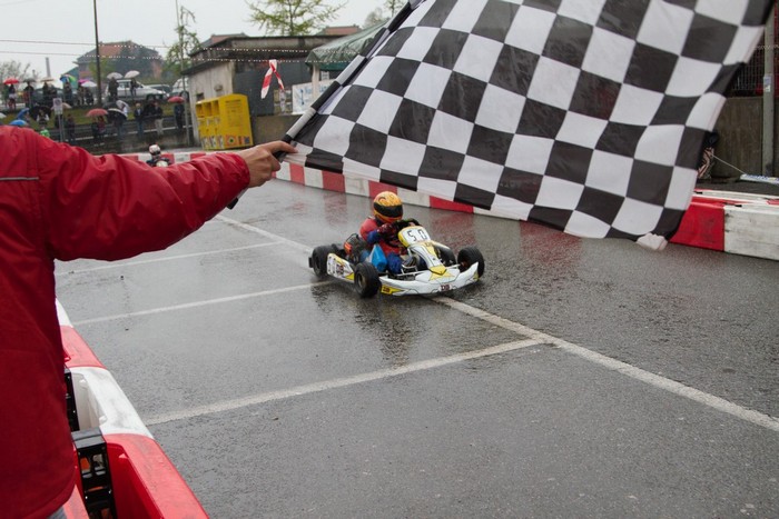 I go-kart in piazza più forti della pioggia. In sessanta al primo Gp Verbania (foto) 