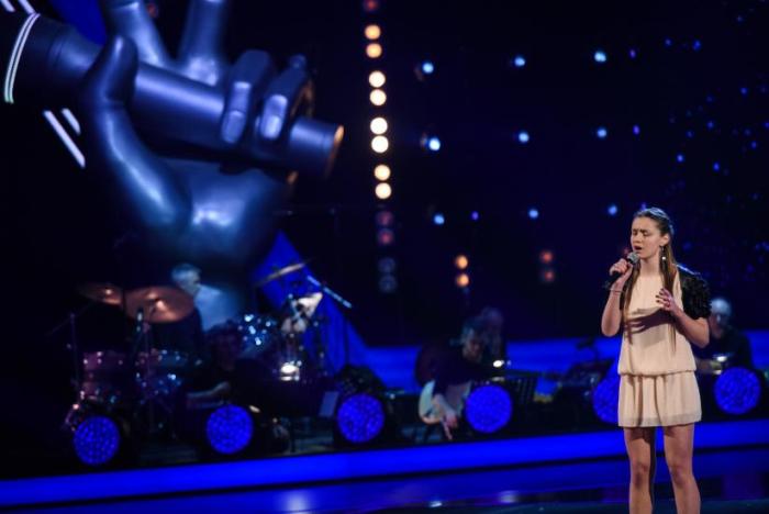 Edith Brinca vince il “Knockout” e approda al live di “The voice of Italy” (video)