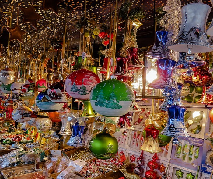 Mercatini e Fanfara Alpina giovedì 8 dicembre a Luzzogno