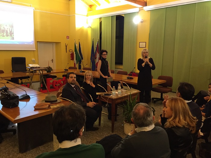 Presentato a Gozzano il libro di Laura Travaini “Quella volta che il circo arrivò a Orta”.Videointervista