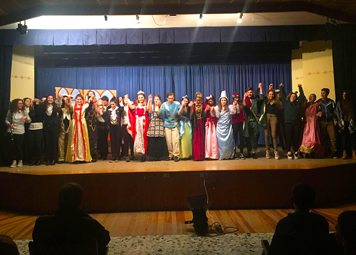 Musica e teatro, lo spettacolo del Liceo Rosmini: in scena con Cenerentola. Fotogallery