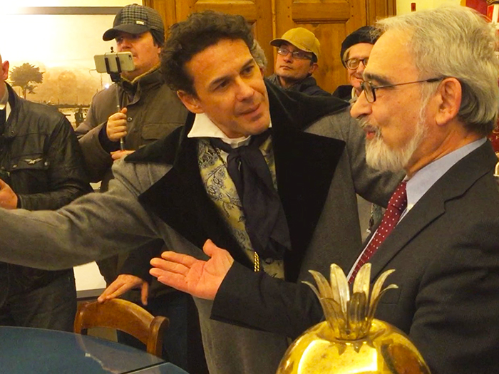 Niente coriandoli per protesta per il contributo concesso al Carnevale multietnico e negato al Comitato domese. Video