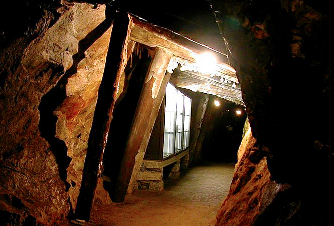 Fino all' Epifania si può visitare la Miniera della Guia