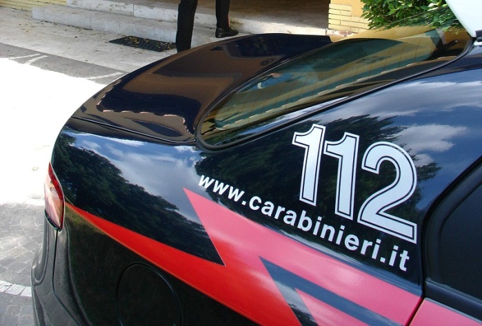 Passa le casse dell’Esselunga con 200 euro di abiti non pagati: denunciata