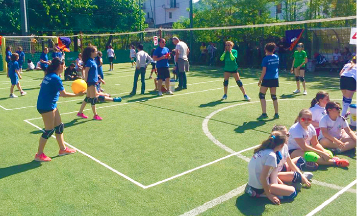 Circuito di minivolley alle Piscine di Domo 126 atleti, 42 squadre, 6 società