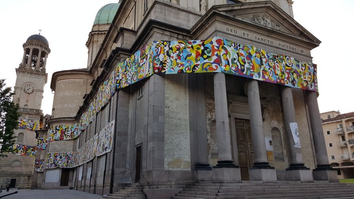 Addio allo “striscione” di San Vittore, un flop di successo (foto)