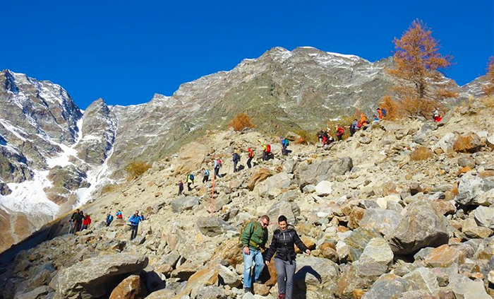 I lumini accesi al Belvedere per ricordare tutti i morti sul Monte Rosa. Fotogallery