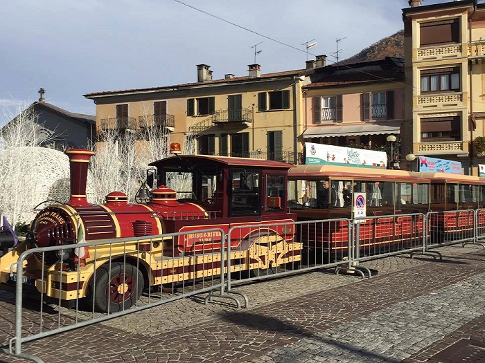 Polemiche sulla “stazione” del trenino di Natale ma il vice sindaco smorza i toni e chiarisce tutto