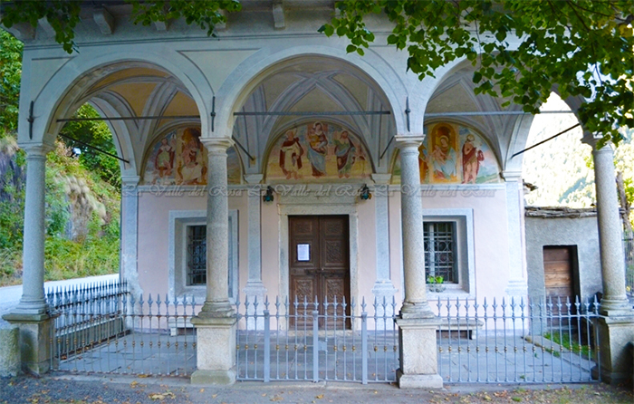 Trentaquattro anni fa il furto di arredi e della porta al Santuario del Croppo di Ceppo Morelli. Foto