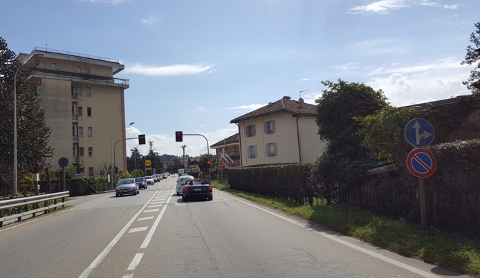 Semaforo “impazzito”, intervengono i vigili (video)