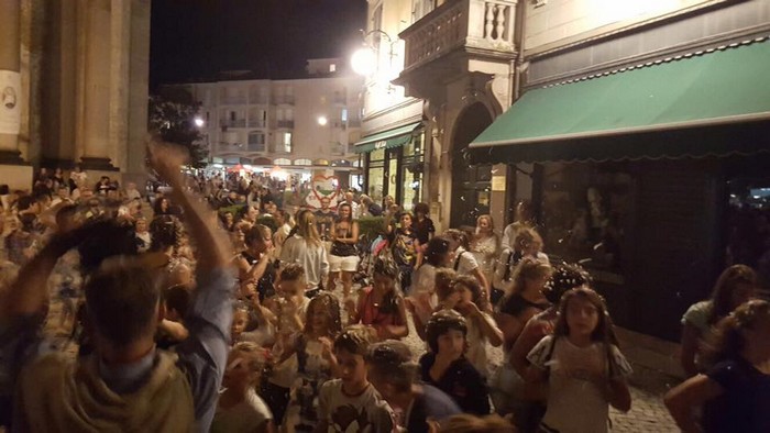 Debutta con il pienone lo street food (foto)