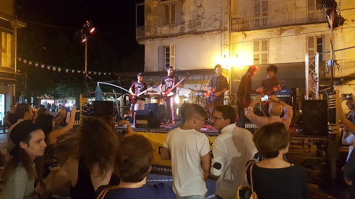 Serata a tutta birra in piazza Mameli con “Attenti al luppolo!”. Fotogallery