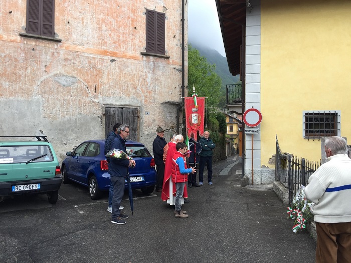  Nonio celebra il 25 aprile: corteo sino al monumento del “Dom” a Oira. Foto