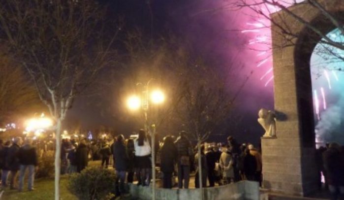 La lunga vigilia di Natale di Suna tra corsa, dolci, musica e fiaccolata