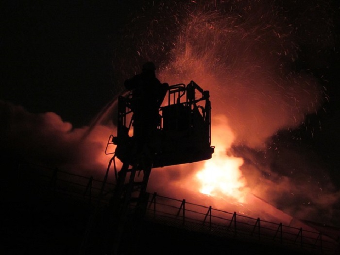 Ingenti i danni all’abitazione di Agrano colpita da un incendio