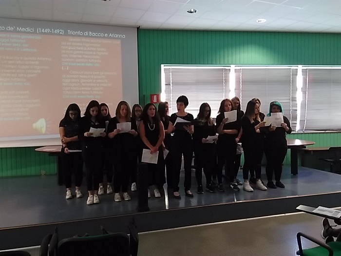 Letteratura cantata a ritmo di rap al "Dalla Chiesa –Spinelli". Foto e video