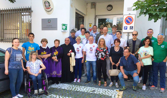 Nuovo defibrillatore a Crevola nell'ex edificio delle poste. Foto