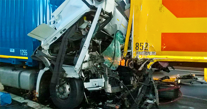 Chiarita la dinamica dell'incidente mortale tra i due Tir in autostrada