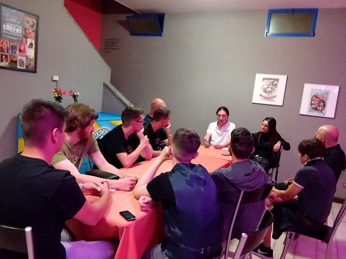 Paolo Carta visita il club Arte & Magia: “Ragazzi continuate a studiare”.Fotogallery