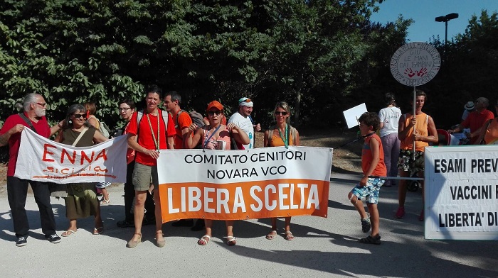 Dal novarese e Vco all’incontro di Pesaro, contro i vaccini obbligatori. Fotogallery