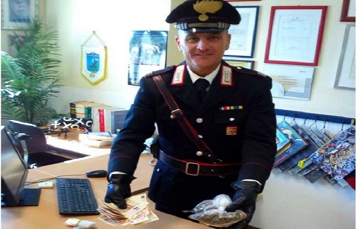 Trovato in casa con materiale stupefacente. Denunciato pregiudicato omegnese
