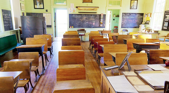 Mozione in Provincia per usare le aree dismesse delle scuole domesi come centri di aggregazione giovanile