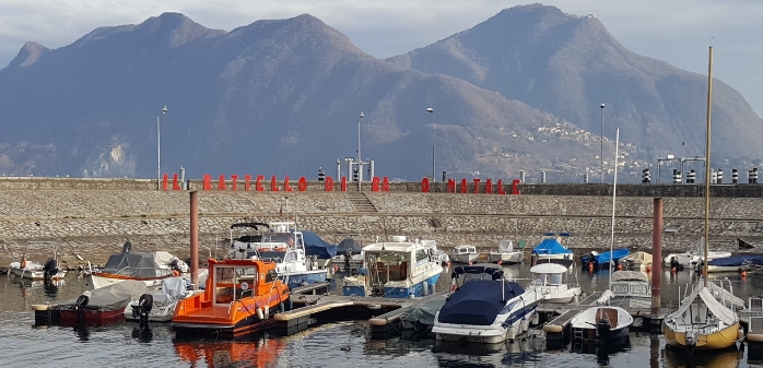I vandali del battello di Babbo Natale “ripareranno” il danno con il volontariato