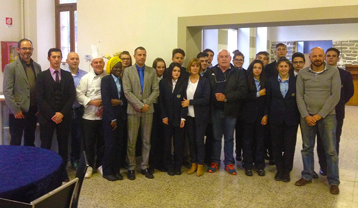 Student chef: sfida ai fornelli tra allievi del Formont o dell'alberghiero Rosmini