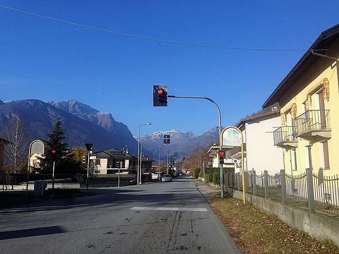 A Cosasca arriva il Photored, sanzioni a chi passa con il rosso