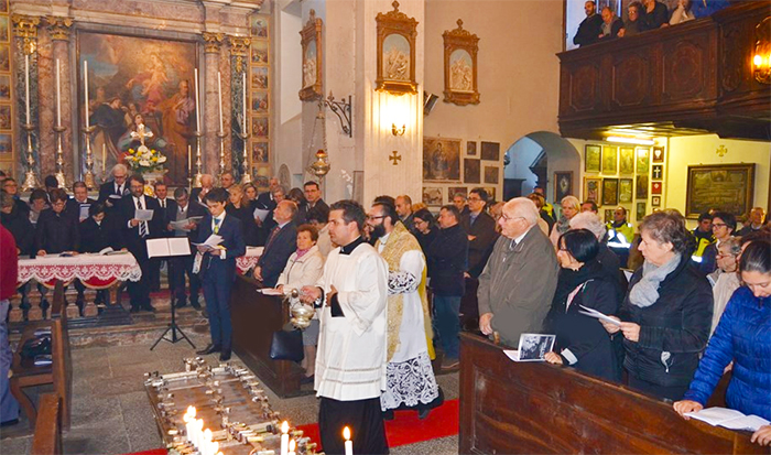 Festa di benvenuto ad Anzino per il nuovo parroco Don Fabrizio Cammelli. Foto