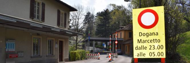 Riaprono stanotte i valichi “minori” con la Svizzera