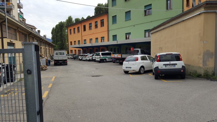 Ritrovato a Milano il furgone rubato dalla sede dei vigili. Si cerca il ladro