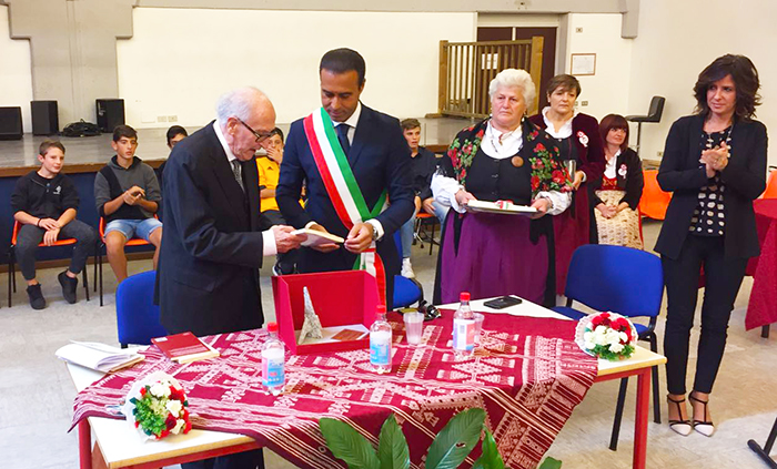 Premiato lo storico napoletano che abitava a Domo durante la Repubblica partigiana dell'Ossola. Video e foto