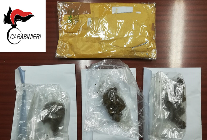 Spacciava marijuana “per posta”, scoperto e denunciato dai Carabinieri un 46enne svizzero