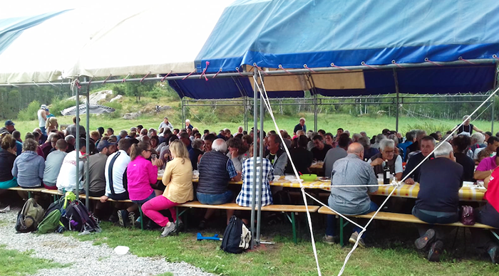 Furto alla Sagra della patata: rubato il telo da 120 metri quadri del capannone