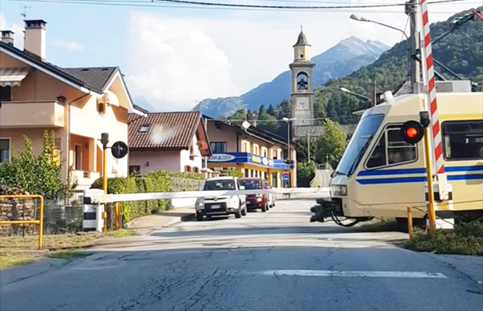 Guasto al passaggio a livello, non si alza una sbarra al passaggio del treno