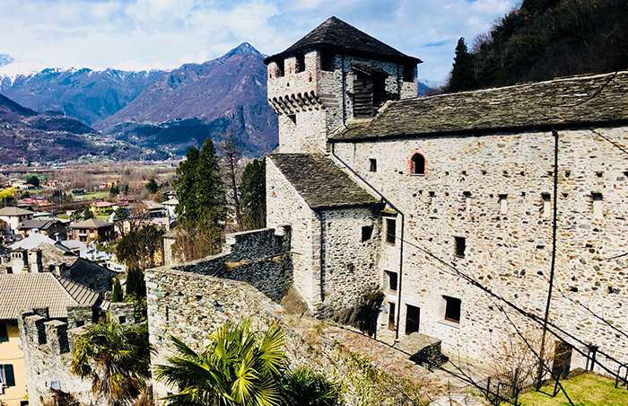 In tanti per le vacanze pasquali al Castello di Vogogna, presto la mostra “Tempo di lupi"