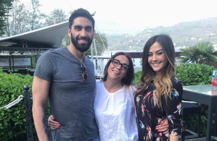 Il campione e l’ex velina in relax sul Verbano