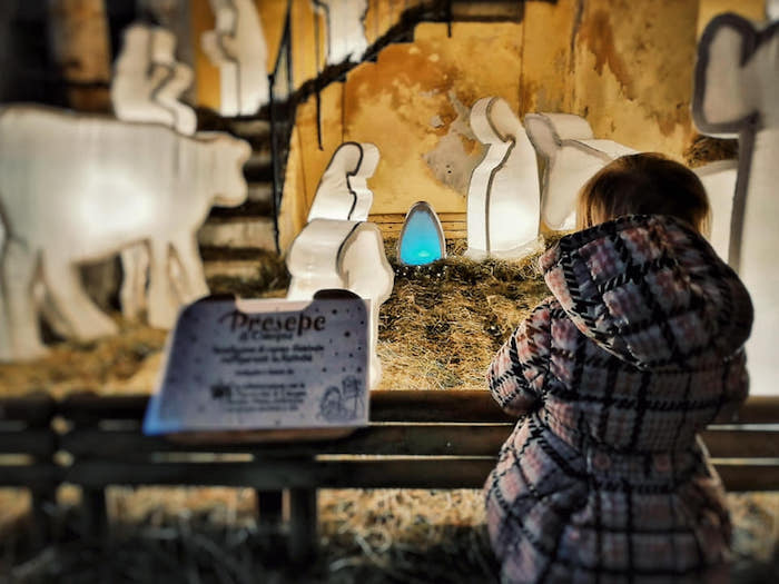 Dato a fuoco nella notte il presepe di Ablo a Omegna