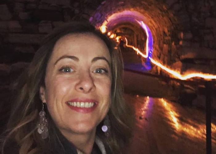 Per Giorgia Meloni una vigilia, con figlia, alla Grotta di Babbo Natale