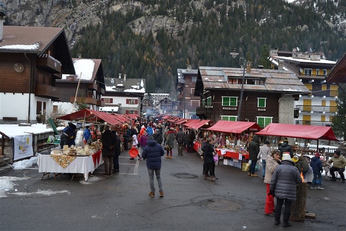 Mercatini di Natale: Macugnaga passa il testimone a Santa Maria
