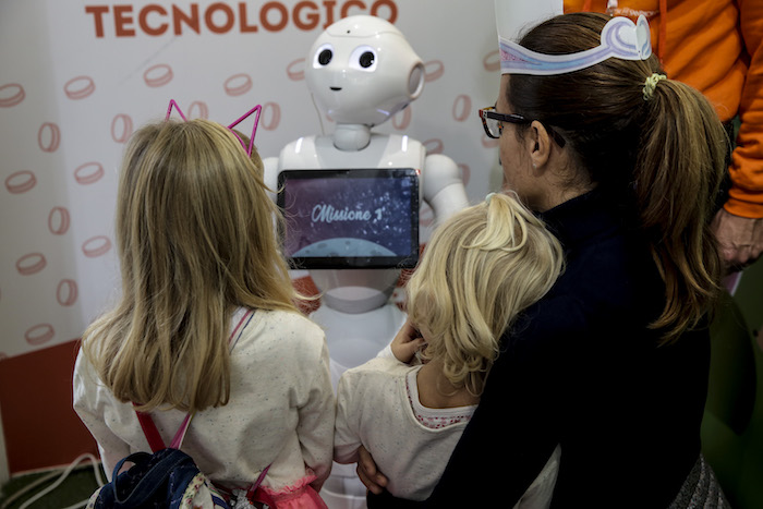 Sabato a Domo il robot che insegna il risparmio ai bambini