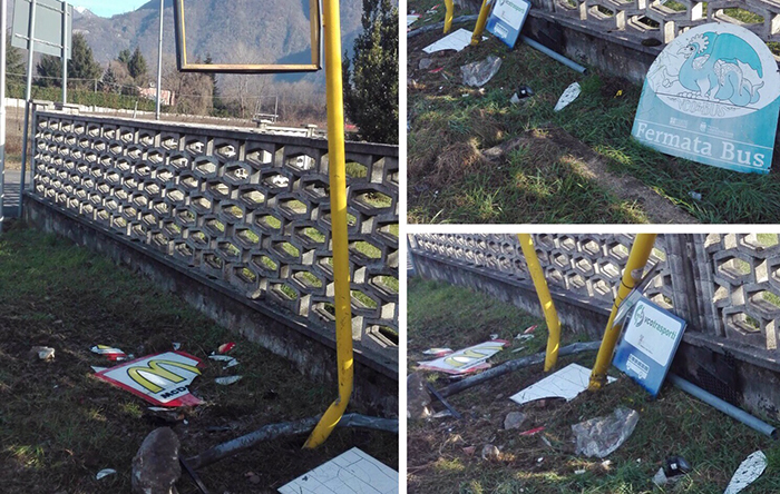 Svizzero sbanda e finisce contro i pali della sosta autobus e dei cartelli pubblicitari